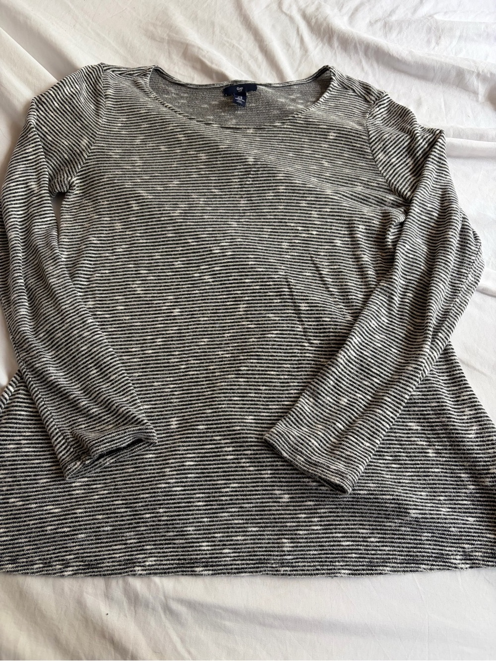 Gap Women's Black White Micro Stripe Long Sleeve Knit Top Crewneck Size M